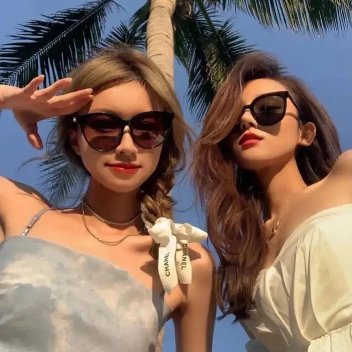 我才不要和人类恋爱呢